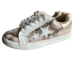 EUC Wander Snake Print Sneaker BY SODA 7.5